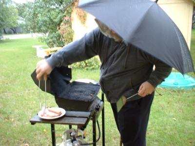 Grilling accessory: the umbellybrella