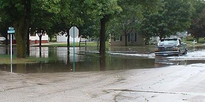 Drive-thru wading pool